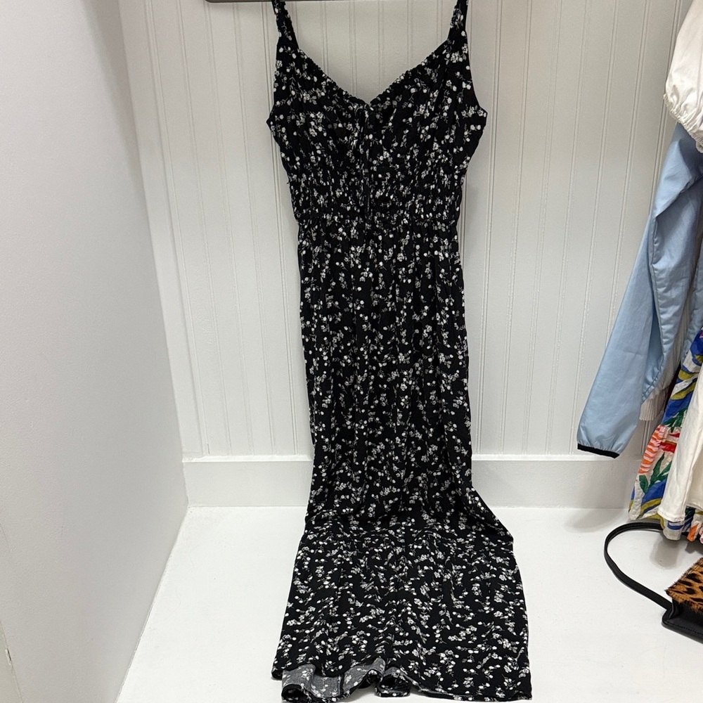 Elegant Black and White Floral Dress - Maxi